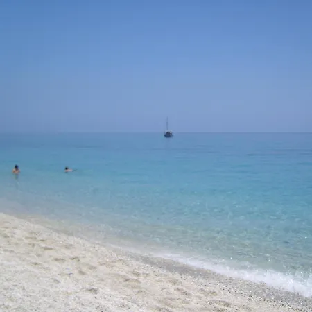 Hermes Aparthotel Khorevtón